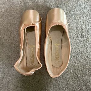 Freed Pointe Shoes 5.5XX